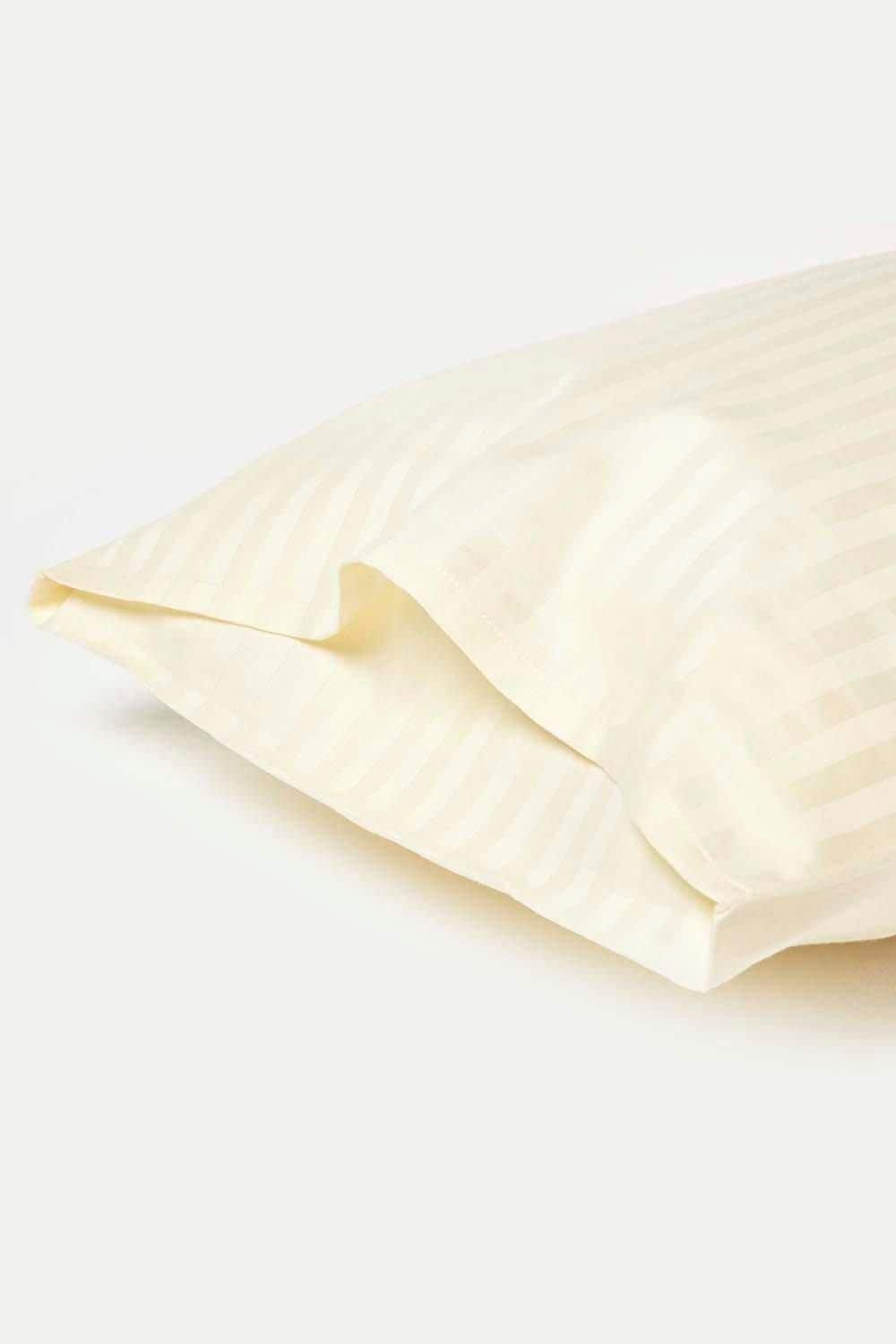 Homescapes Cotton Stripe Kids Pillowcases 40 x 60 cm 330 Thread Count, 2 Pack image 2