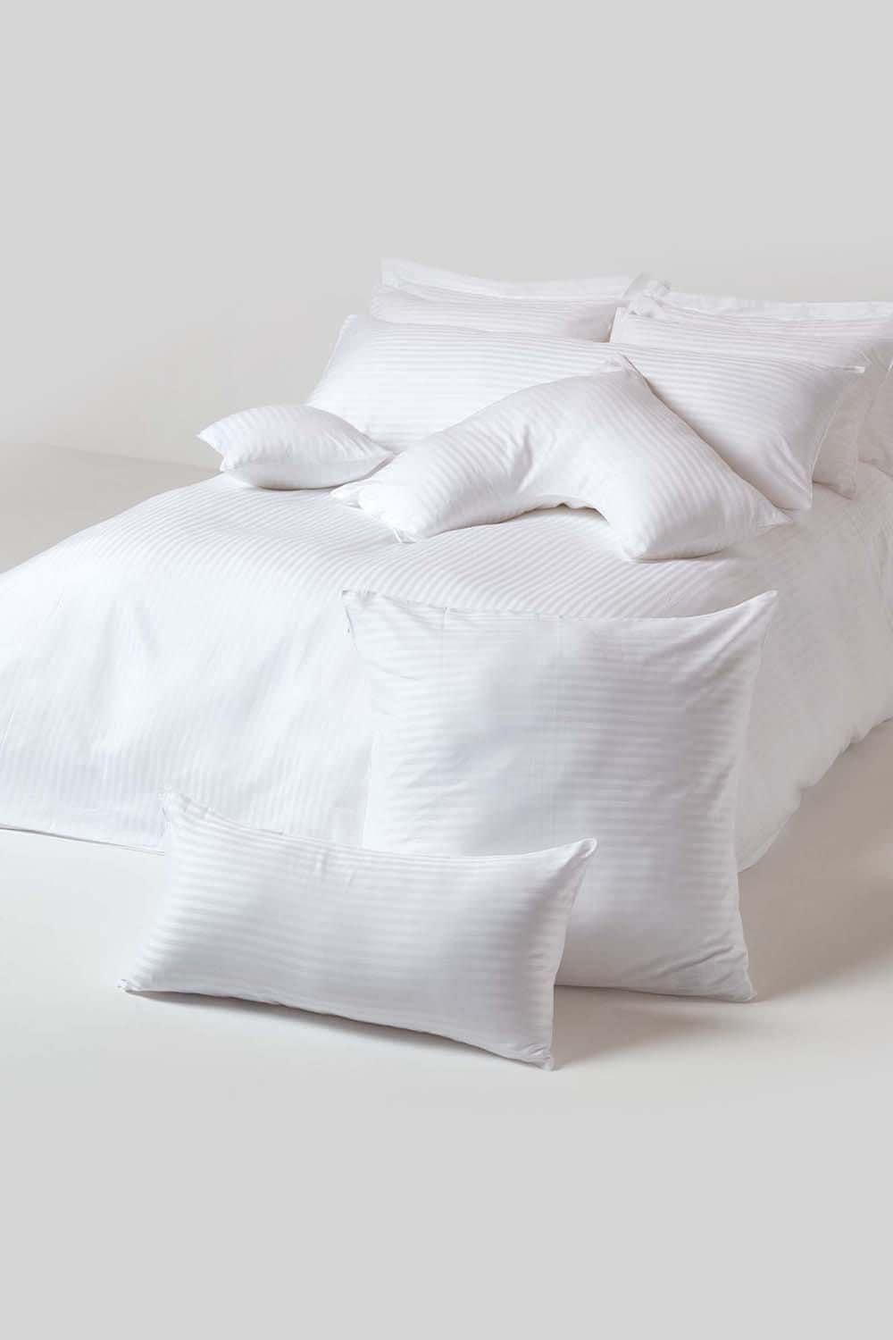 Homescapes Egyptian Cotton Ultrasoft King Size Oxford Pillowcase 330 TC image 5