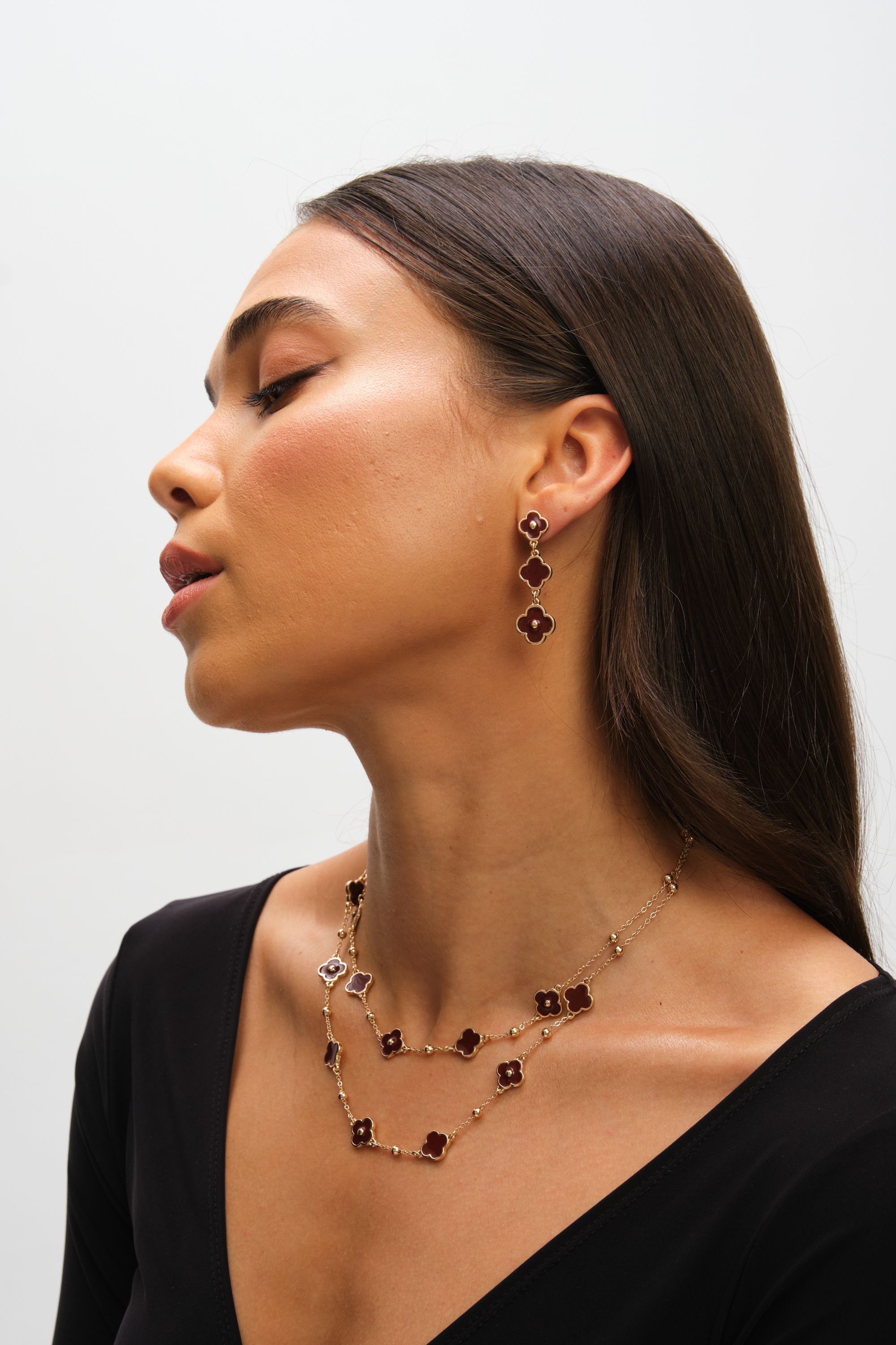 Mood Gold Polished & Burgundy Clover Double Row Necklace image 2