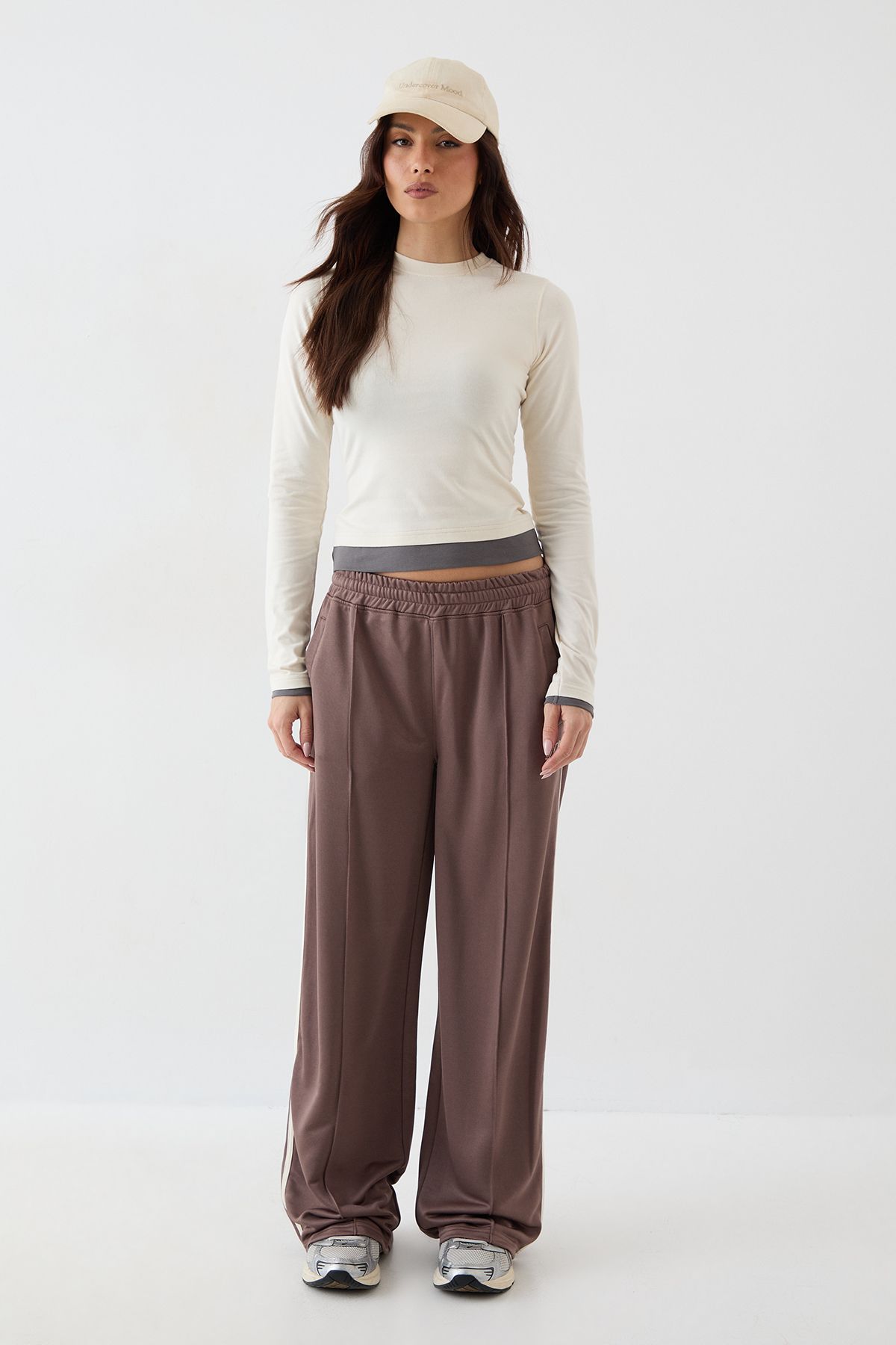 DSGN Studio DSGN Studio Tricot Contrast Straight Leg Jogger Taupe image 5