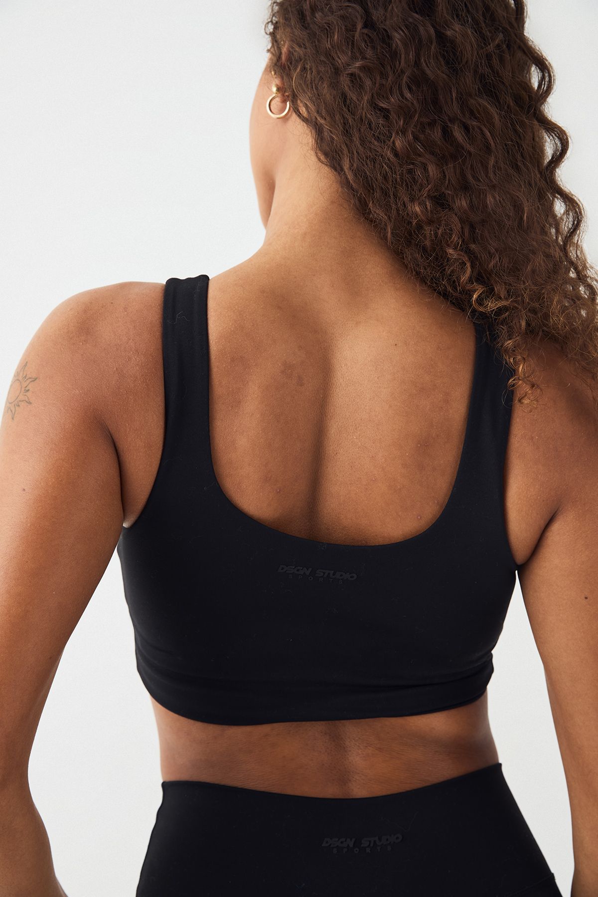 DSGN Studio DSGN Studio Ultra Sculpt Longline Plunge Sports Bra Black image 4