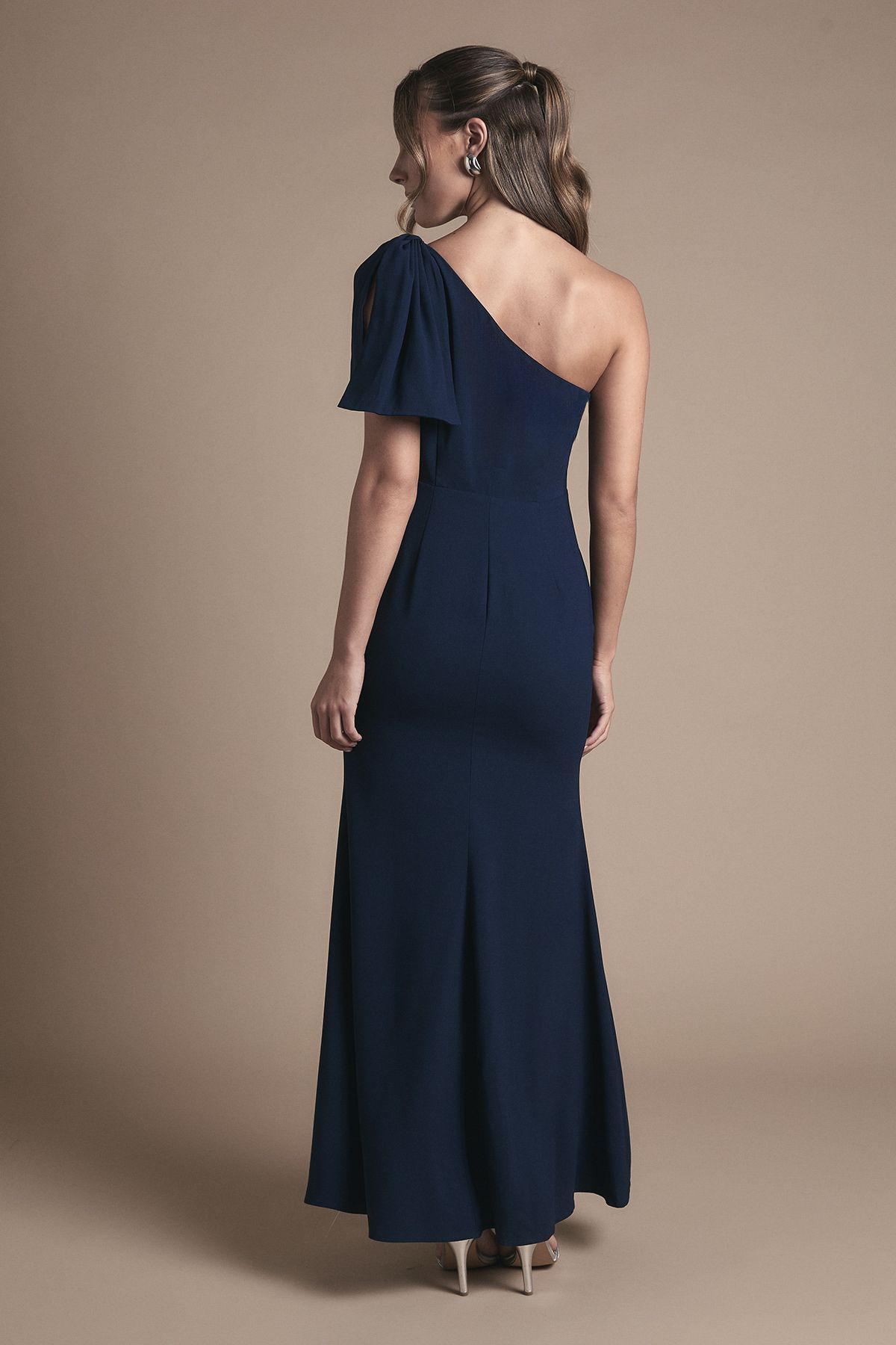 Coast Coast Honoured Petite Bow One Shoulder Maxi Bridesmaid Dress Navy image 4