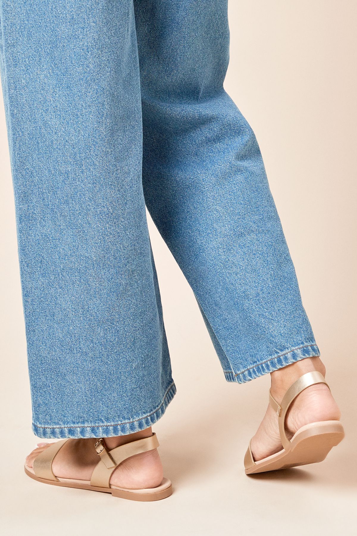 Dorothy Perkins Extra Wide Fit Faye Strappy Flat Sandals Gold image 4