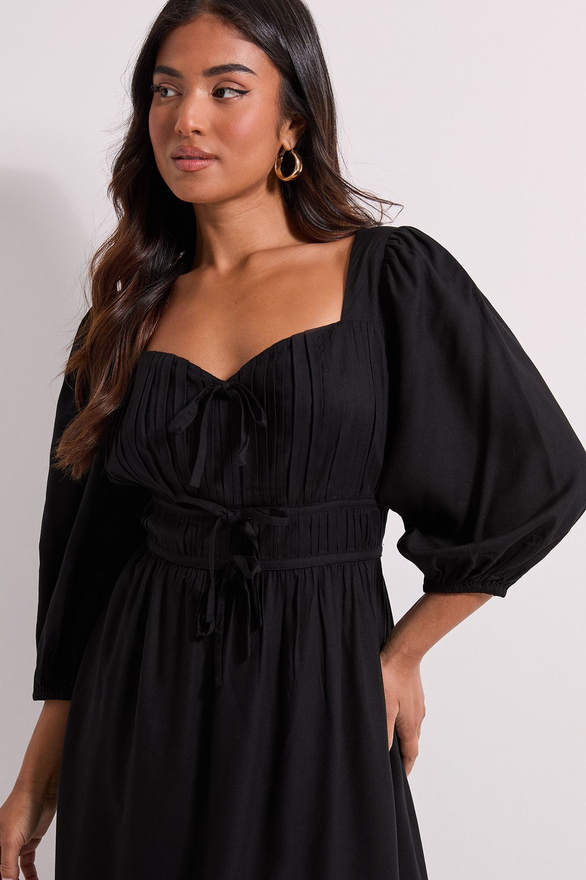 Dorothy Perkins Petite Shirred Bodice Tie Detail Sweetheart Midi Dress Black image 4