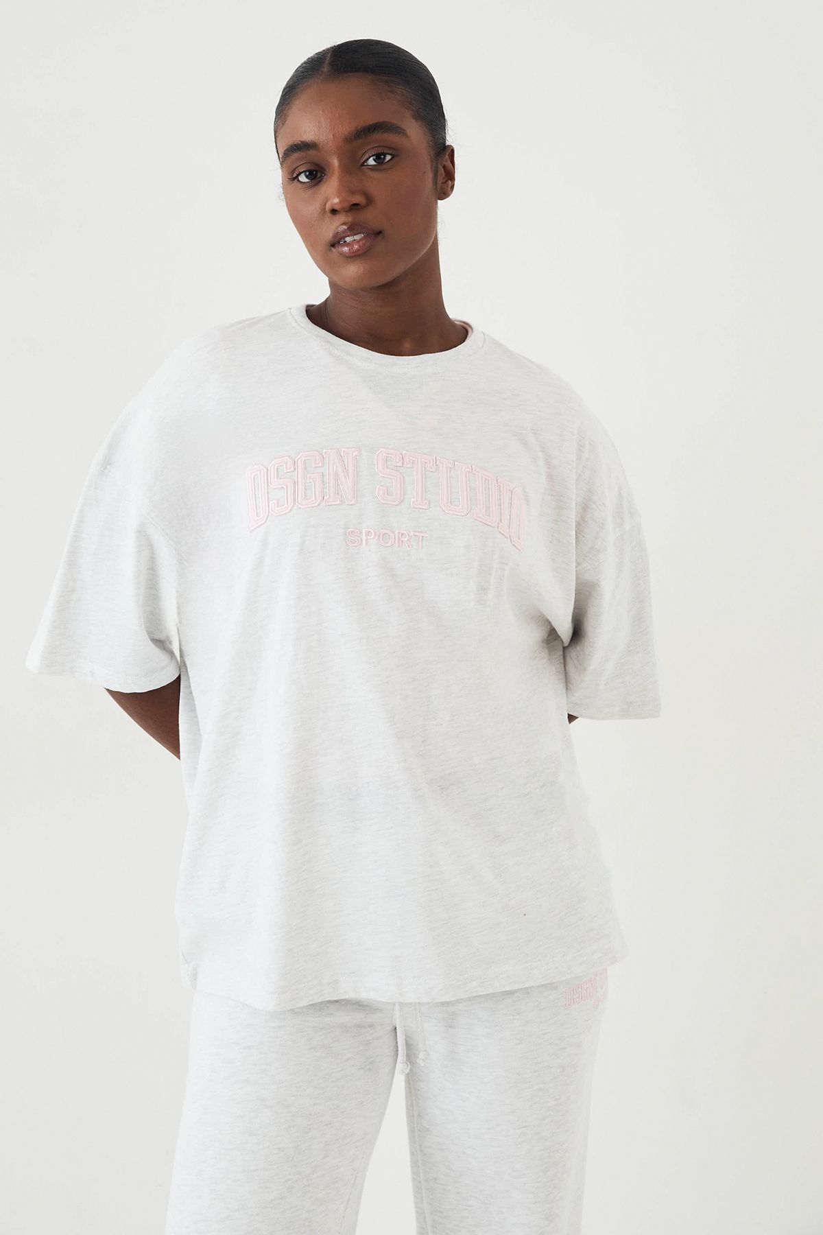 DSGN Studio DSGN Studio Applique Oversized T-Shirt Ash Grey