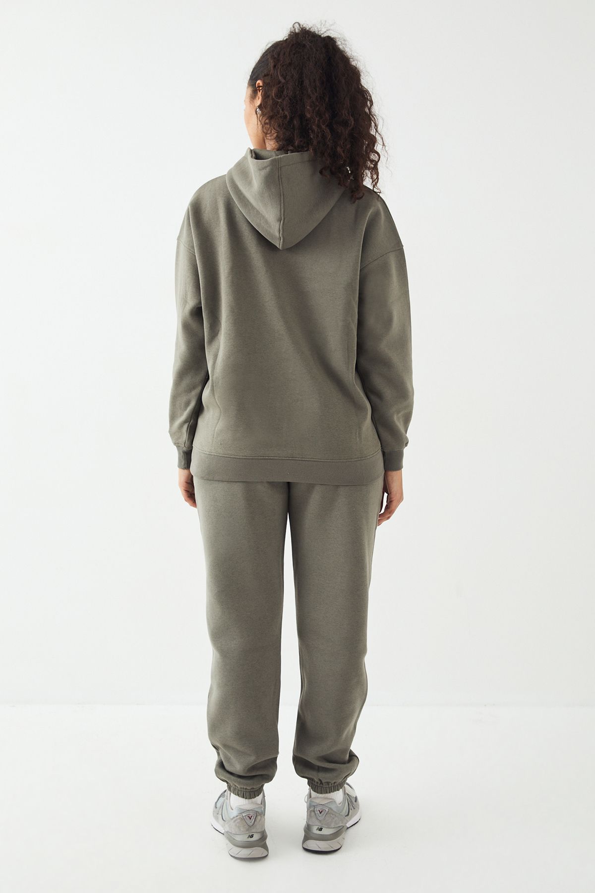 DSGN Studio DSGN Studio Applique Oversized Cuffed Jogger Khaki image 2