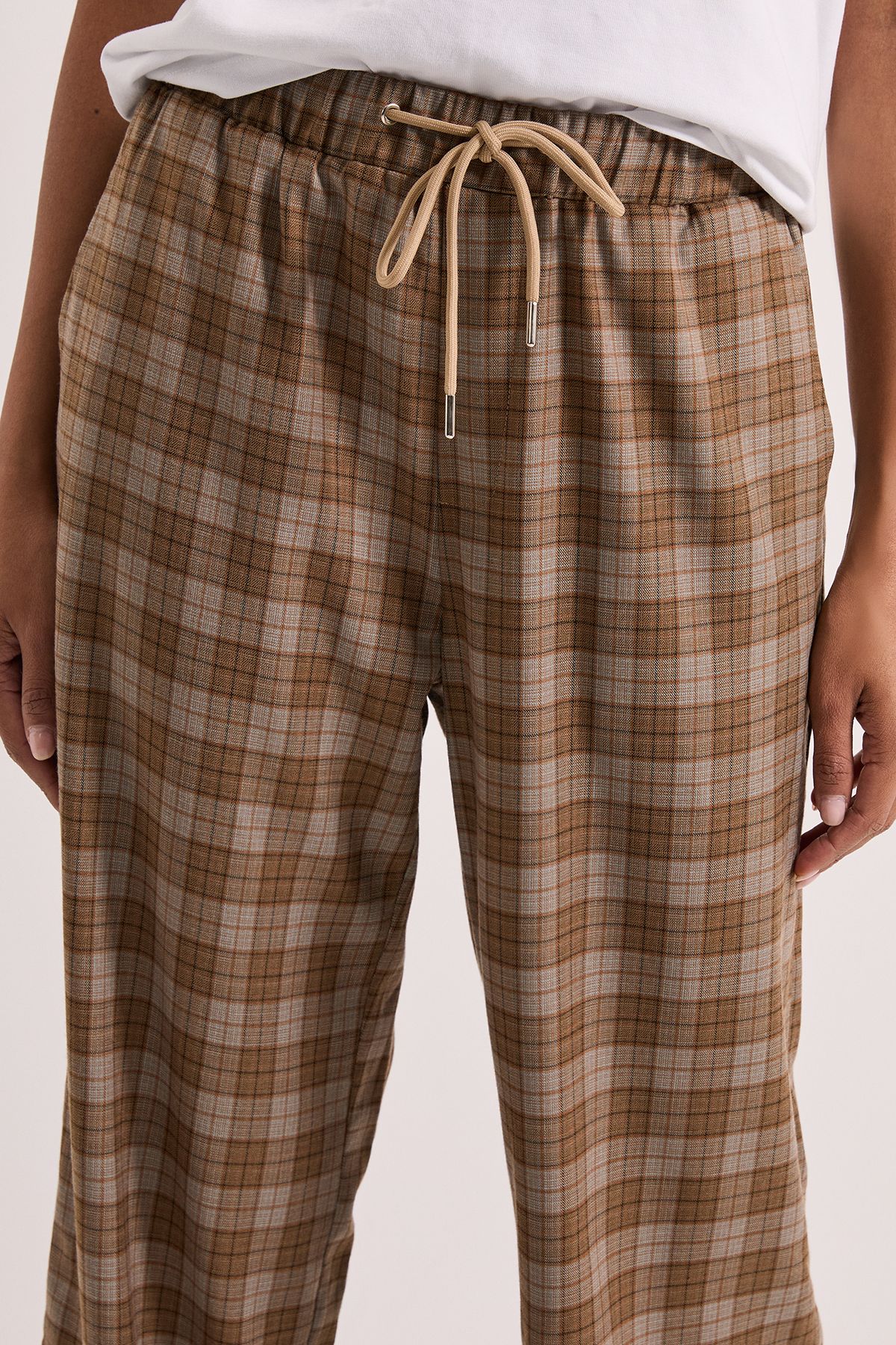 Dorothy Perkins Elasticated Waist Wide Leg Stripe Trouser Brown image 4