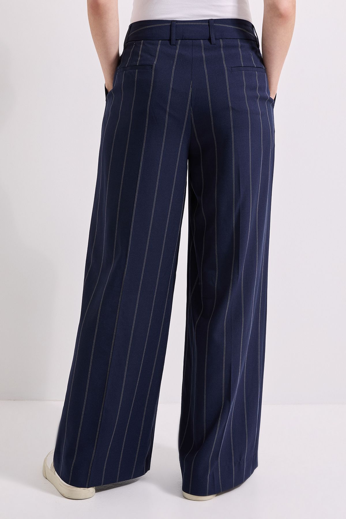 Dorothy Perkins Pinstripe Pleated Wide Leg Trouser Navy image 3