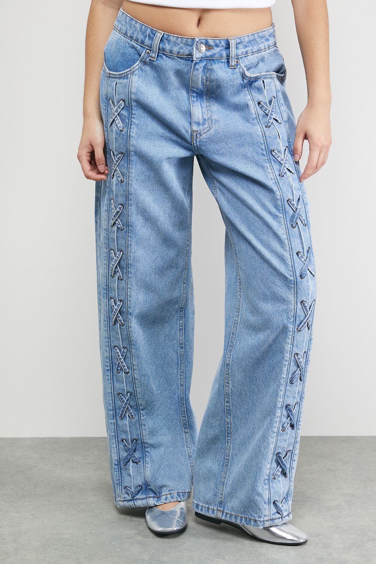 Warehouse Tony Low Waist Lace Up Wide Jean Mid Blue image 3