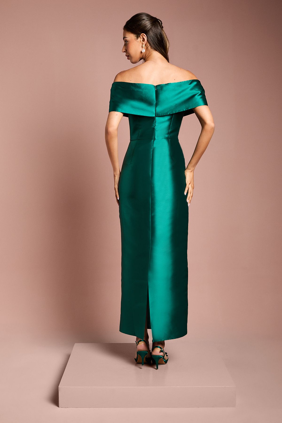 Coast Twill Bardot Pleat Detail Column Detail Maxi Bridesmaid Dress Emerald image 5