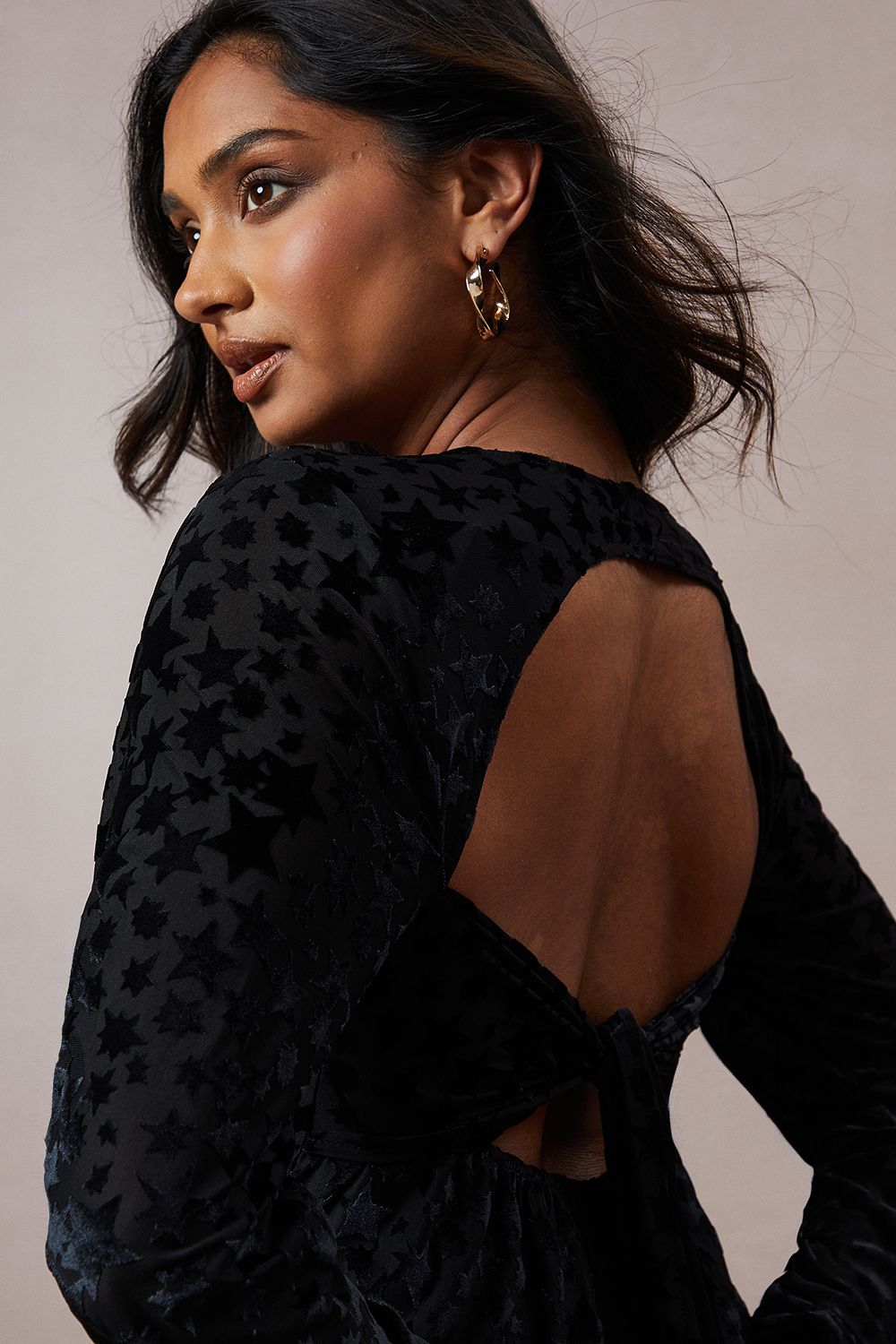 Oasis Occasion Star Velvet Tie Back Mini Dress Black image 2