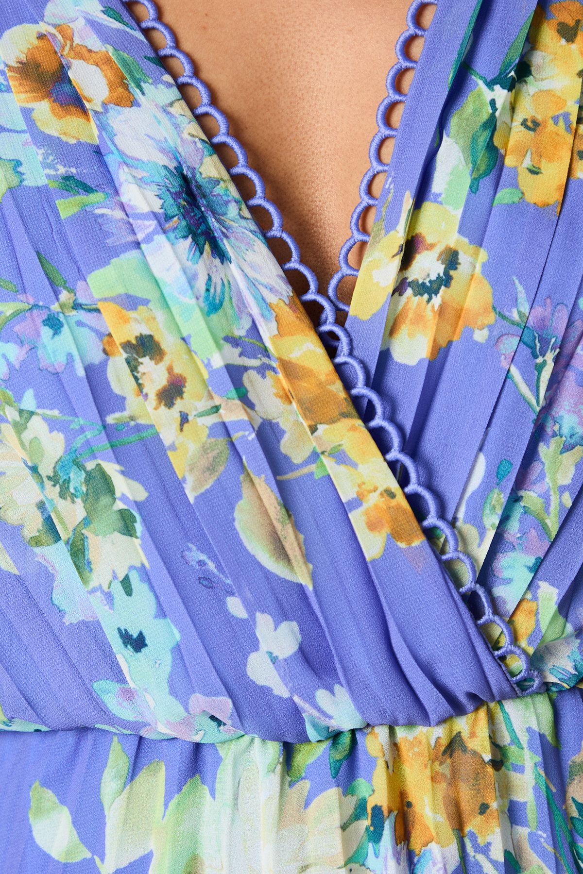 Oasis Petite Occasion Floral Pleated Wrap Midaxi Dress Blue image 5