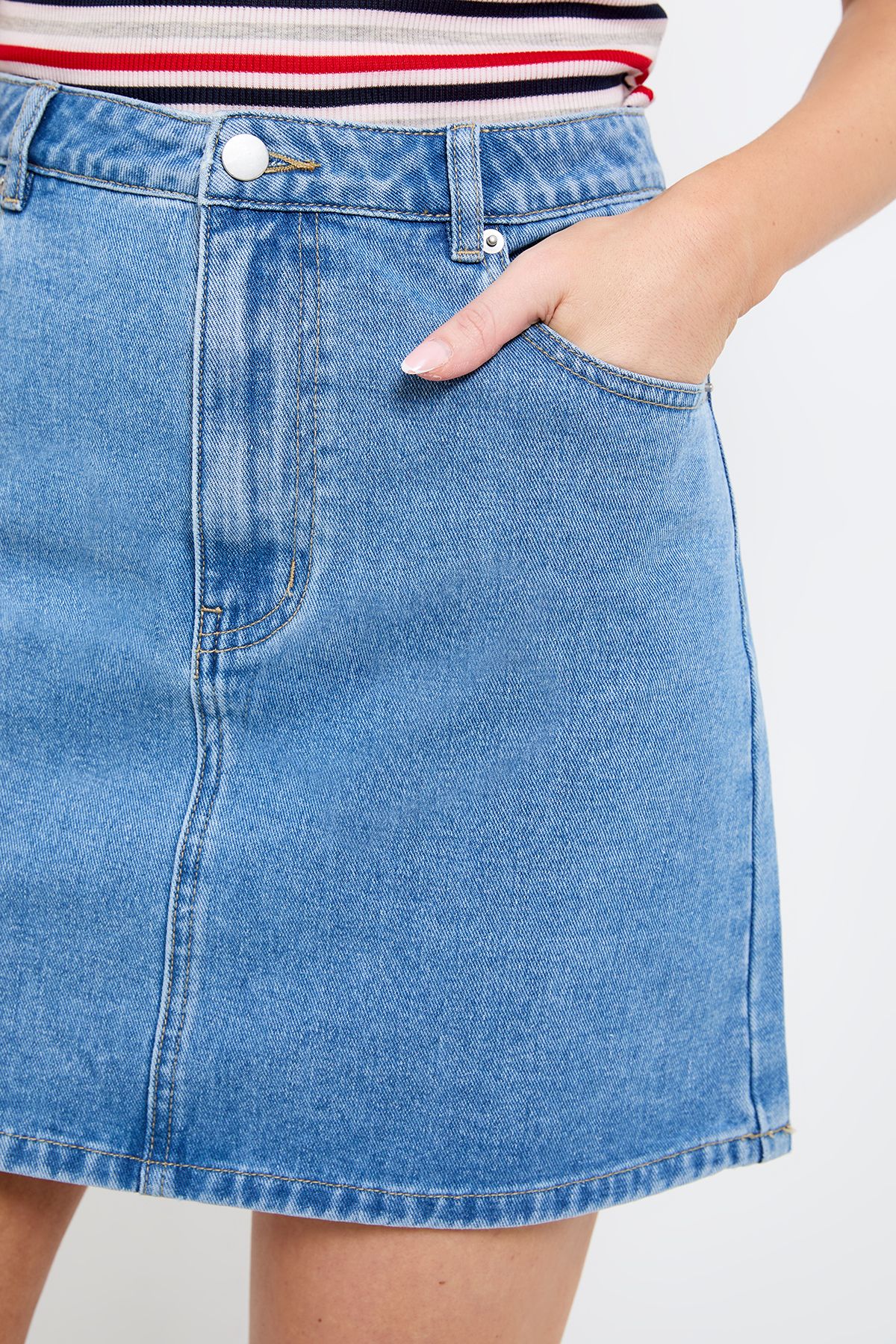 Dorothy Perkins Denim Mini Skirt Light Wash image 2