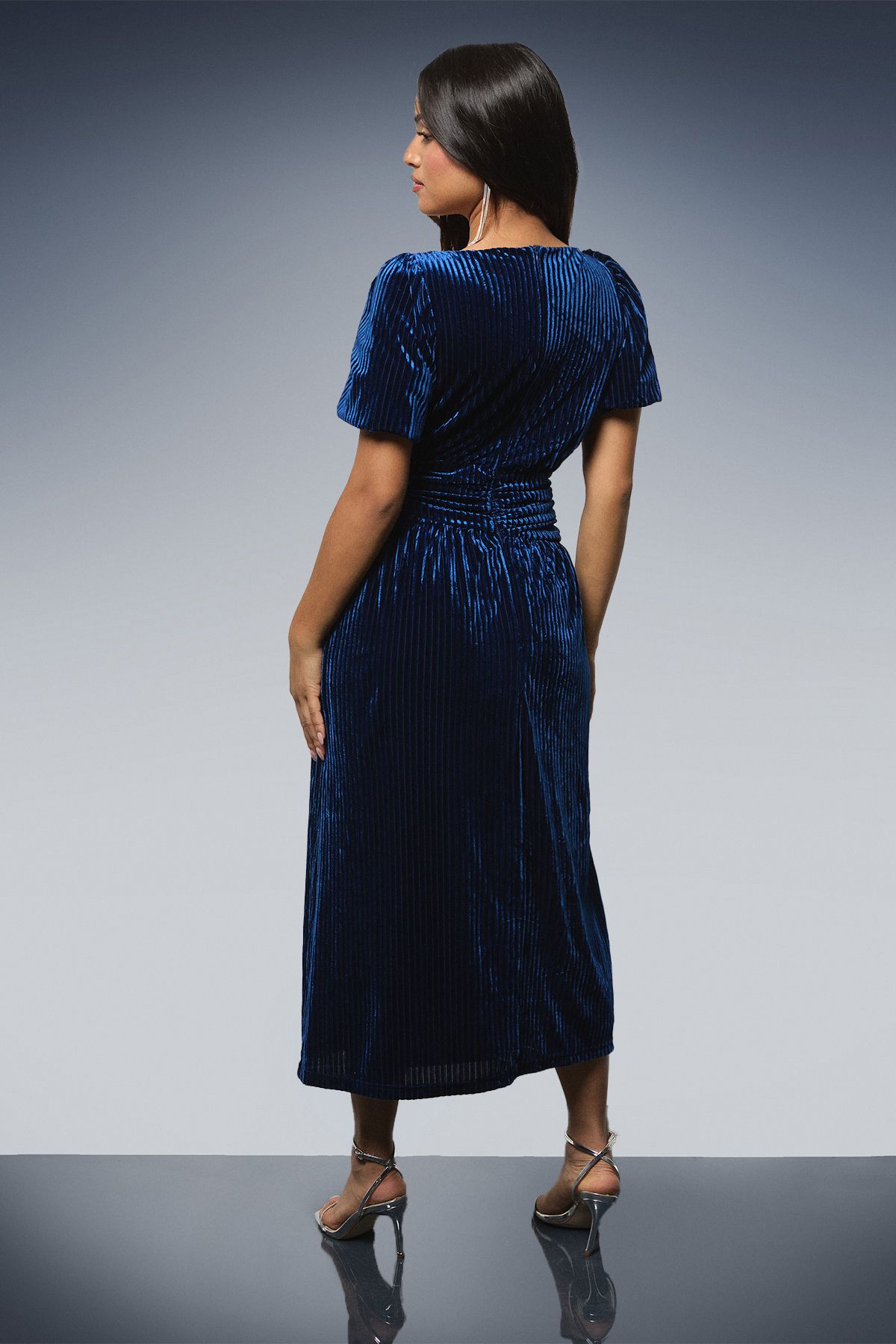 Dorothy Perkins Petite DP Luxe Gathered Waist Velvet Midi Dress Navy image 3