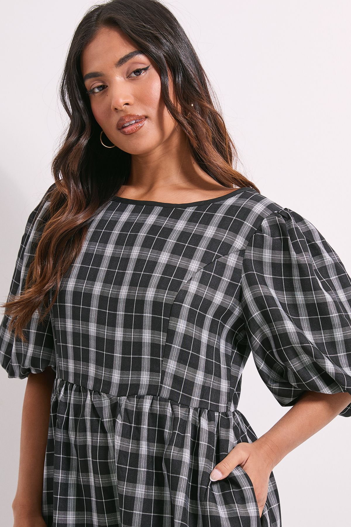 Dorothy Perkins Petite Gingham Puff Sleeve Tie Back Midi Dress Black image 4