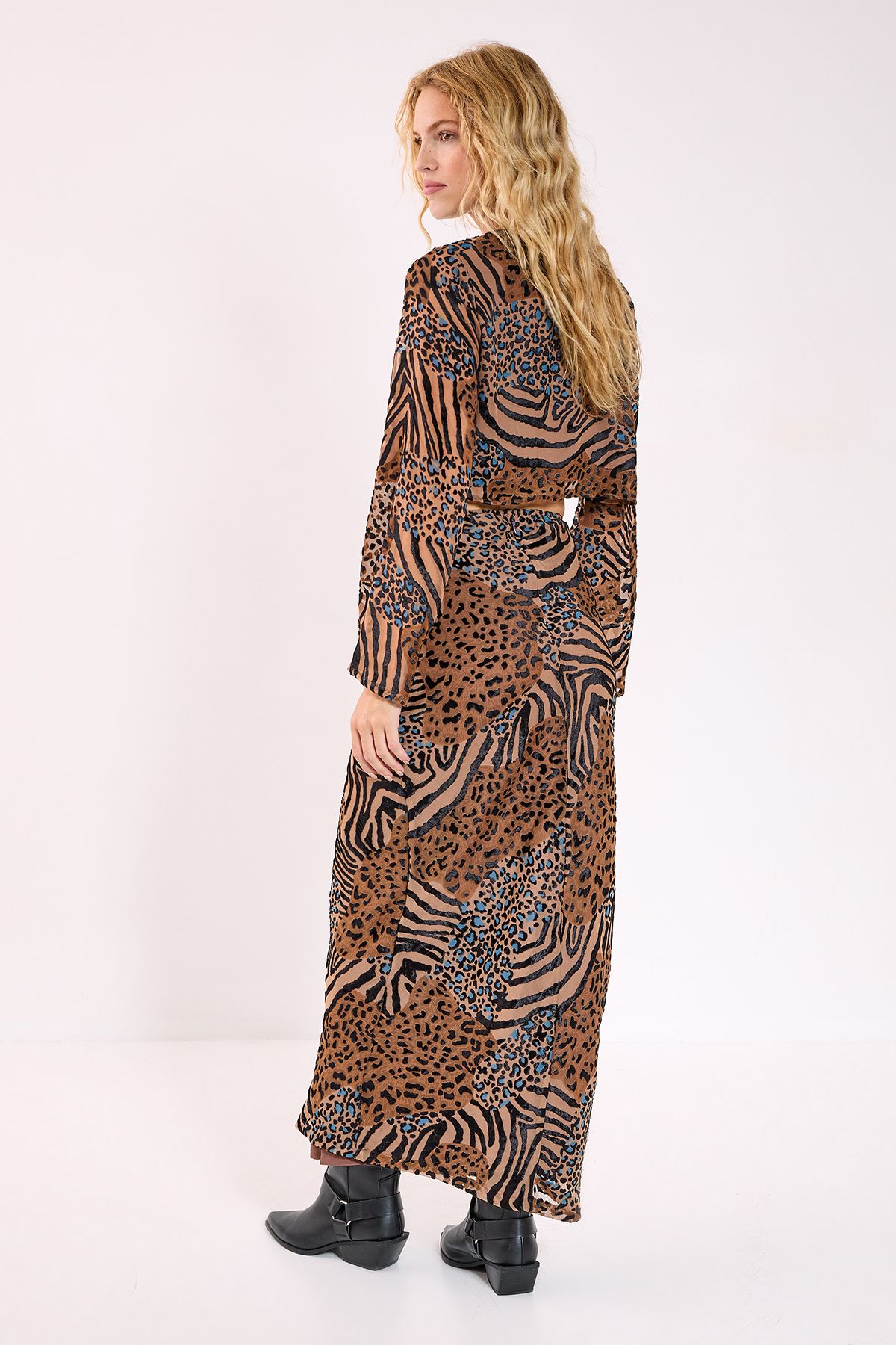 NastyGal Mixed Animal Devore Bias Maxi Skirt Co-ord Tan image 4