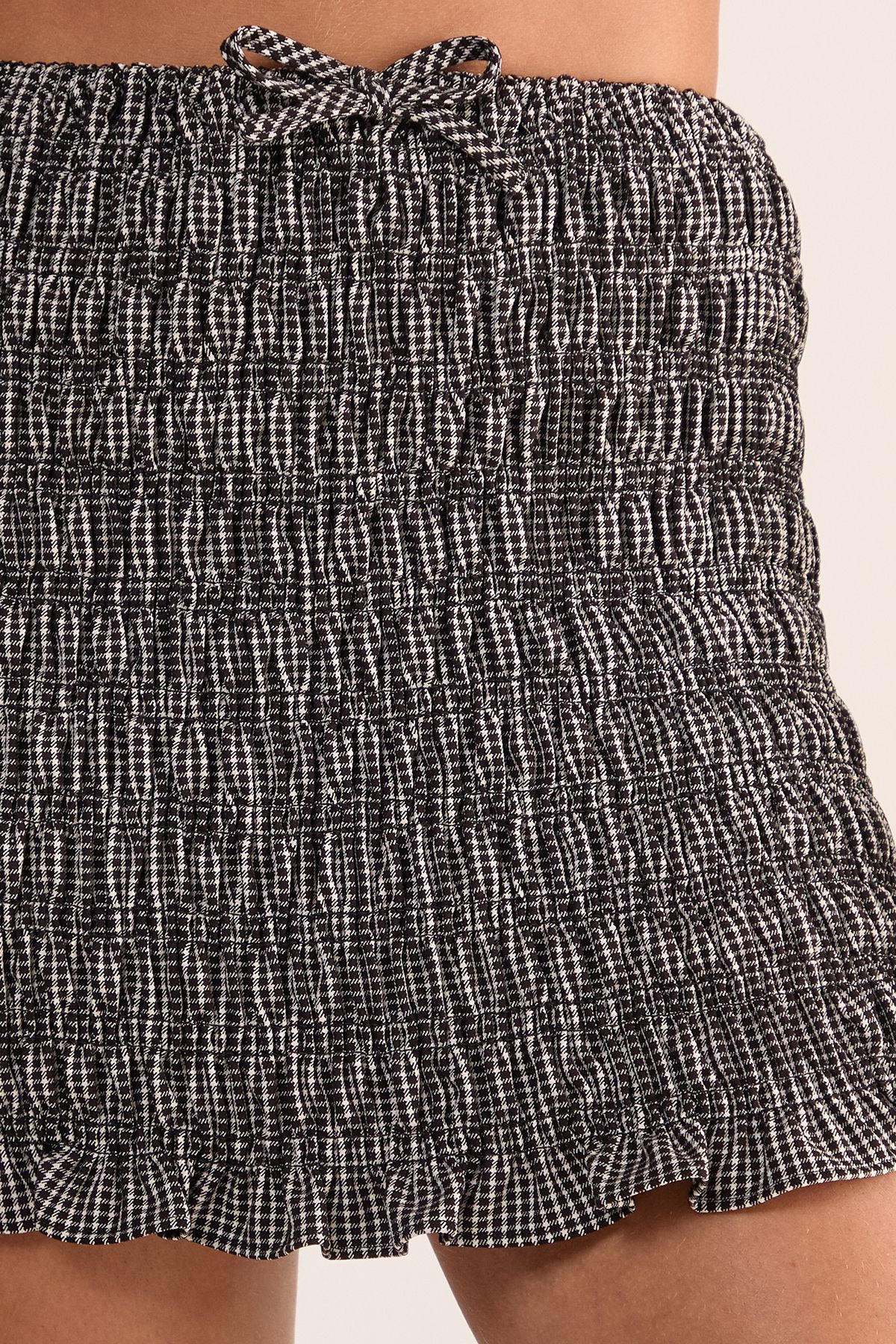 NastyGal Premium Gingham Shirred Mini Skirt Mono image 5