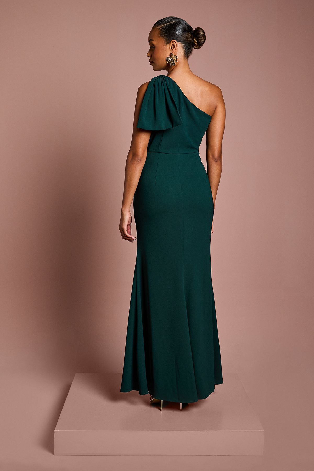 Coast Coast Honoured Petite Bow One Shoulder Maxi Bridesmaid Dress Emerald image 3