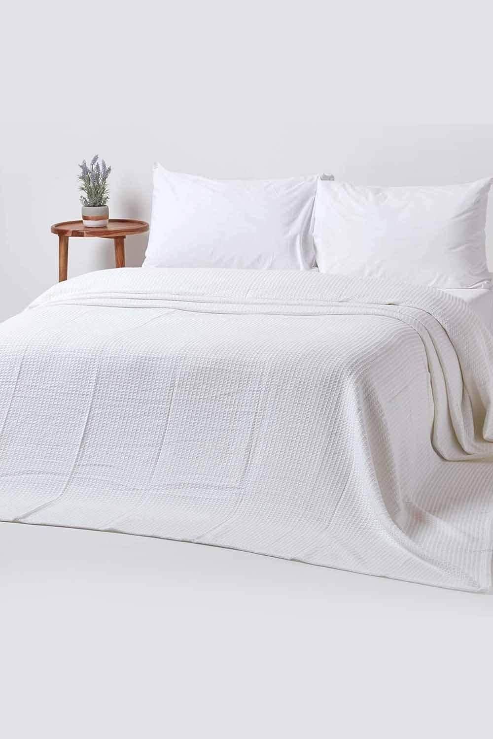 Homescapes Cotton Waffle Blanket Throw - Soft, Breathable & Skin-Friendly