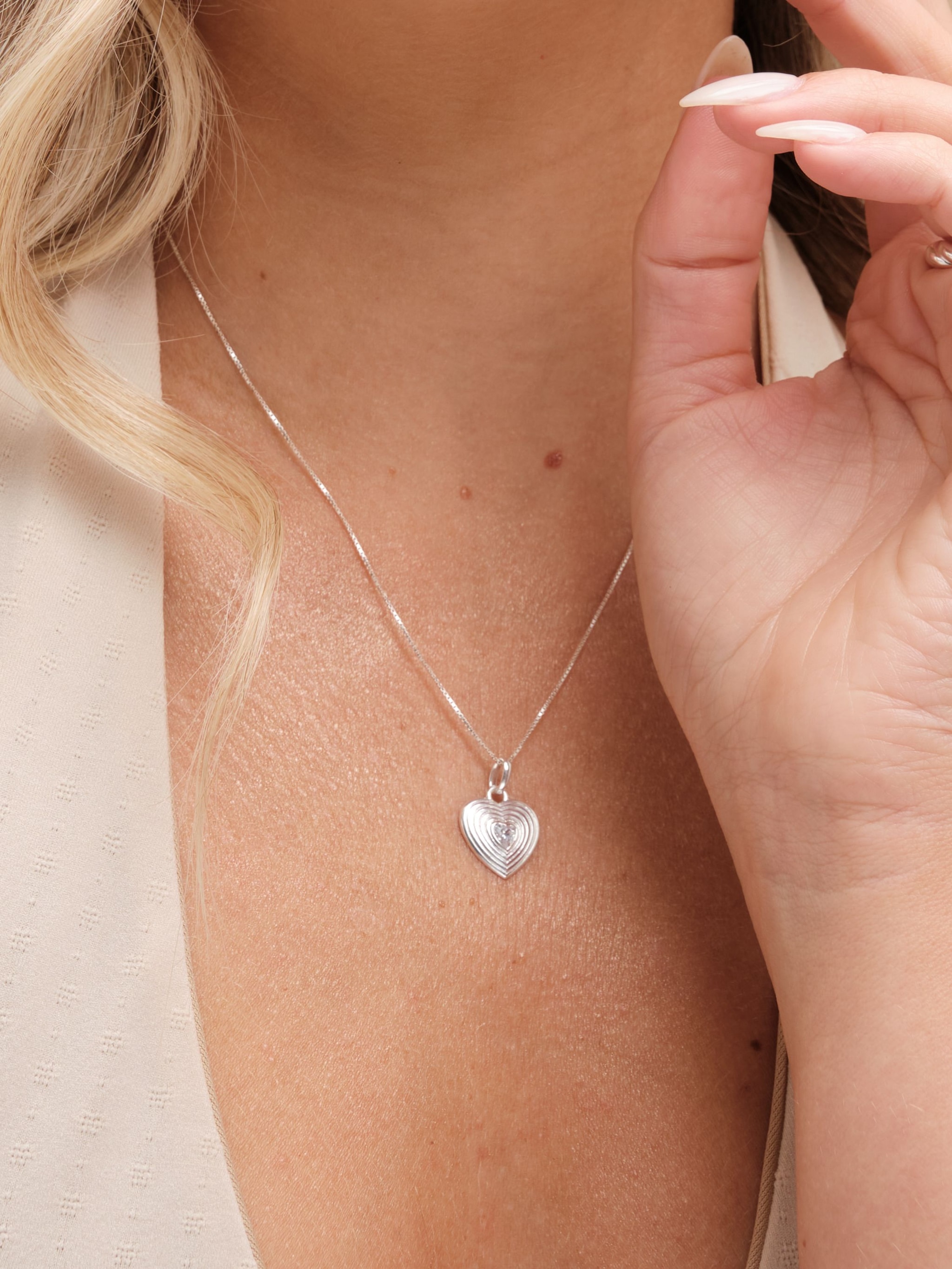 Simply Silver Sterling Silver 925 Ridged Cubic Zirconia Heart Pendant image 3