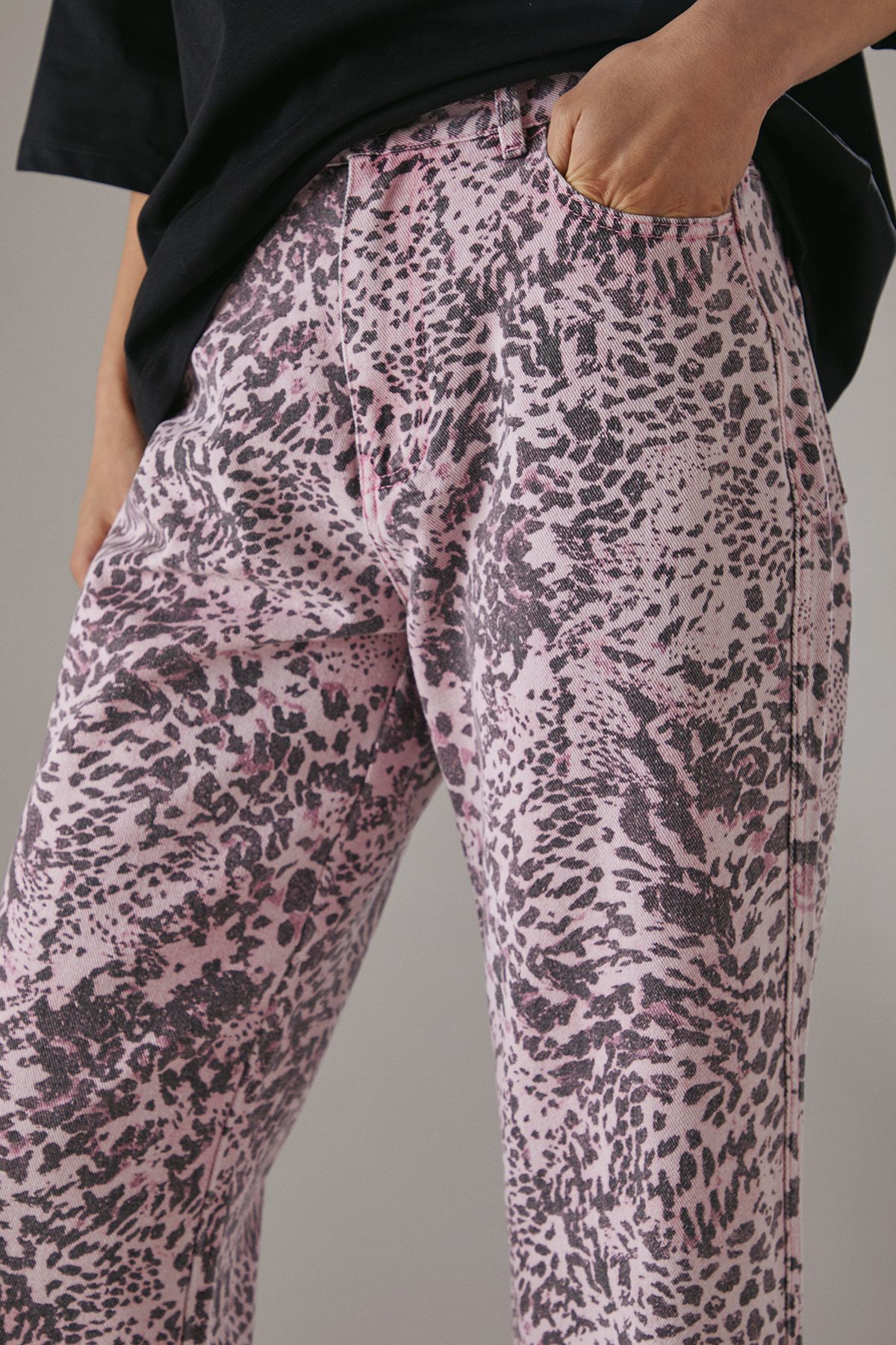 Warehouse Printed Denim Low Rise Dad Jeans Leopard image 4