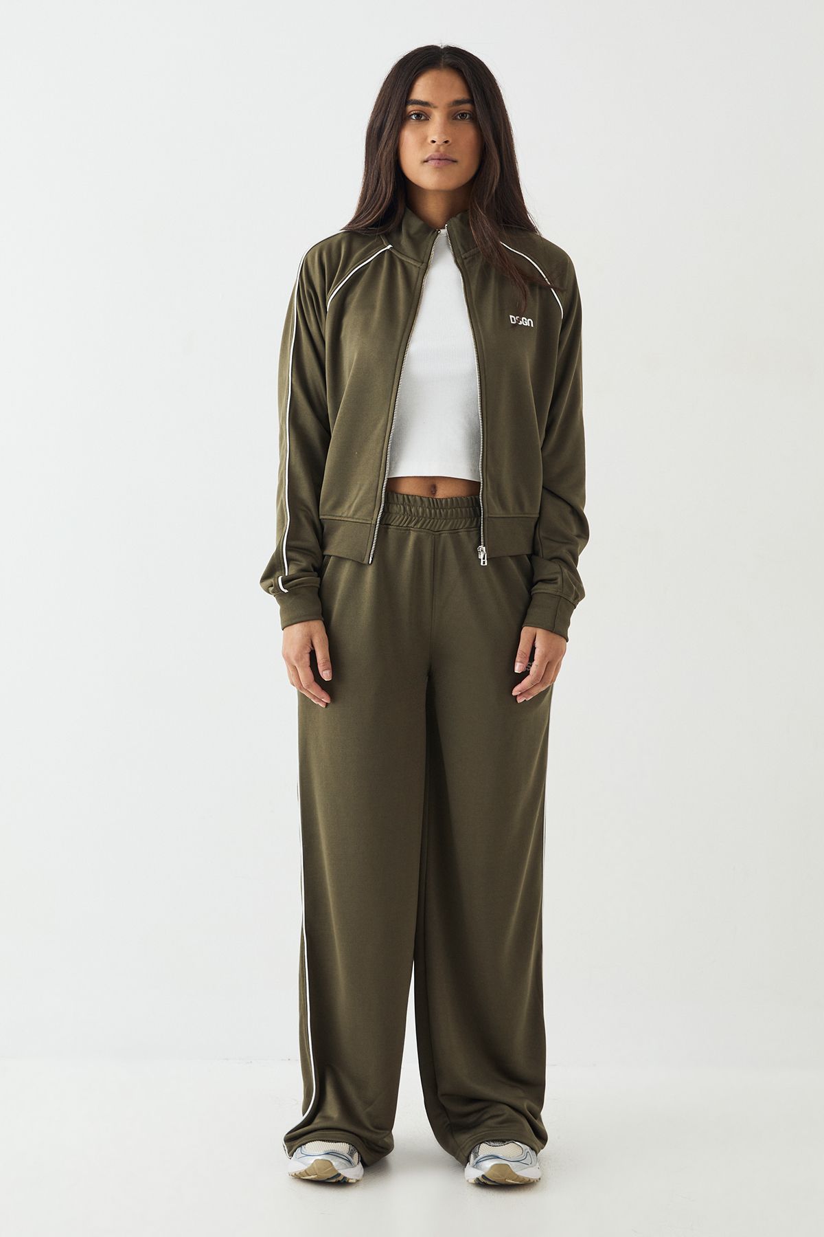 DSGN Studio DSGN Studio Tricot Piping Detail Straight Leg Jogger Olive image 5