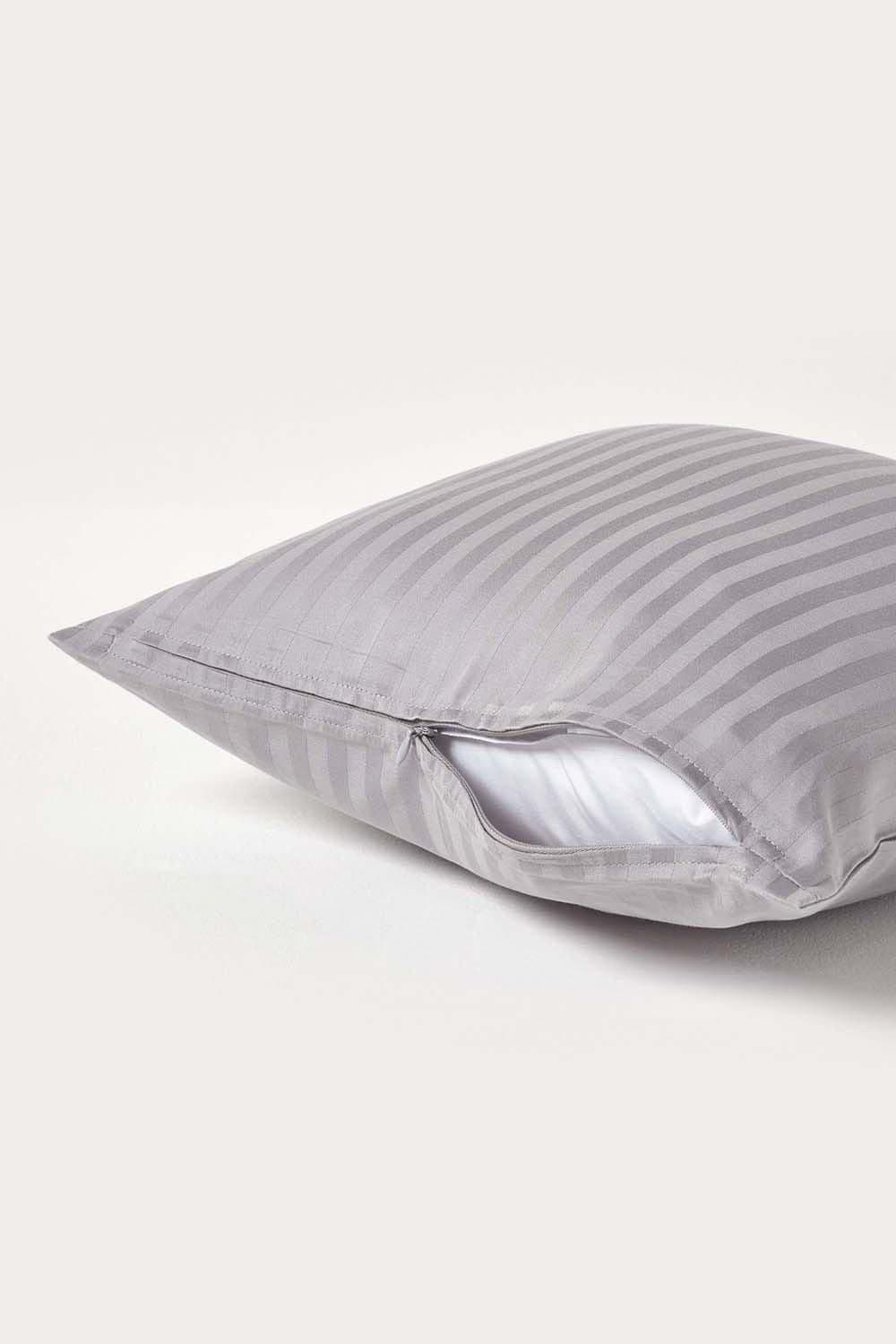 Homescapes Continental Egyptian Cotton Pillowcase 330 TC, 40 x 40 cm image 3