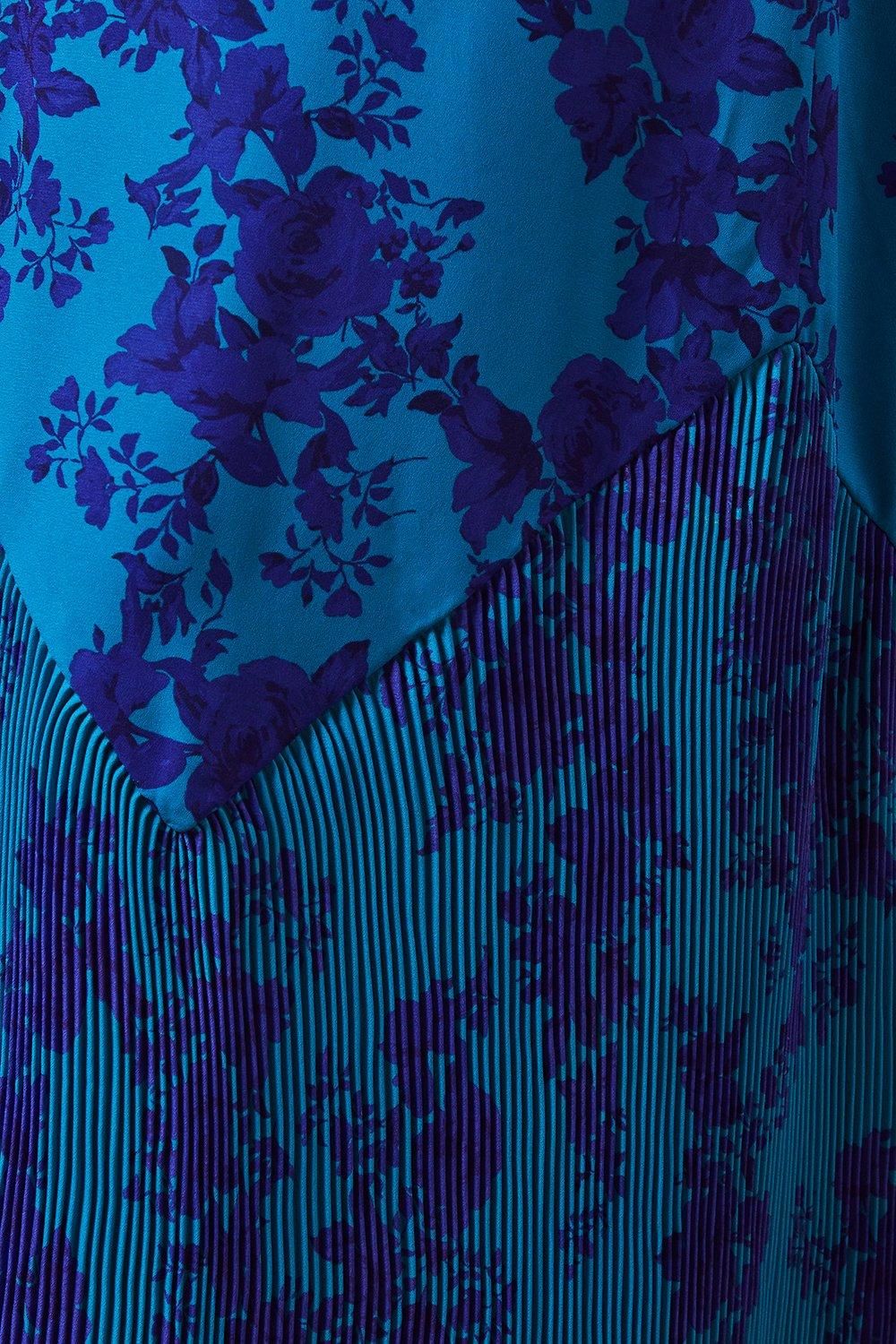 Oasis Petite Floral Pleated Hem Fishtail Midaxi Dress Green image 5